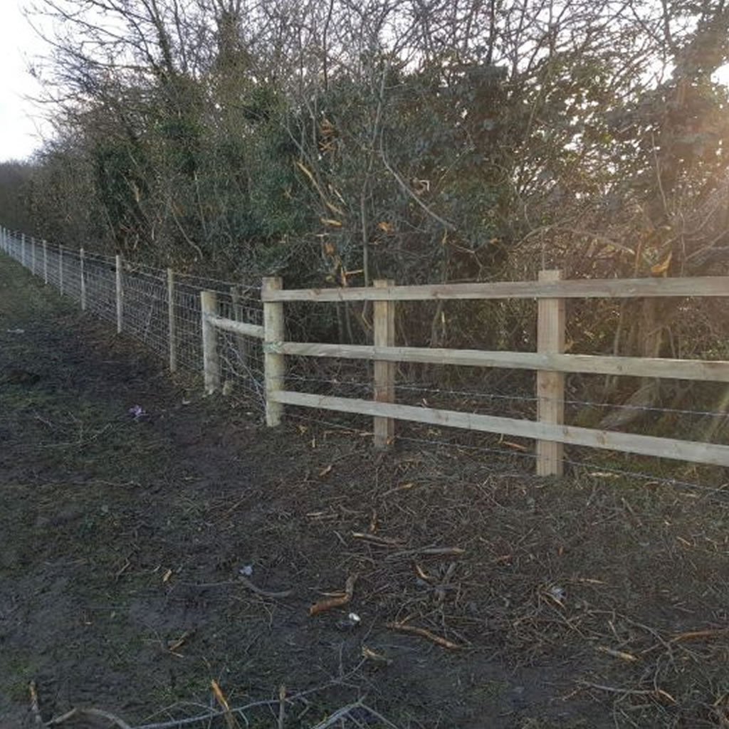 Agricultural stock fencing